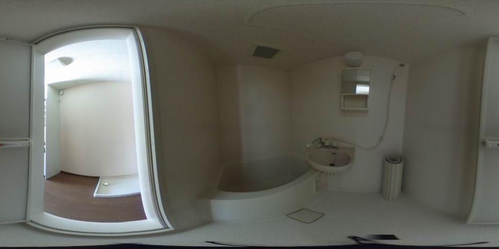 �o�X���[��