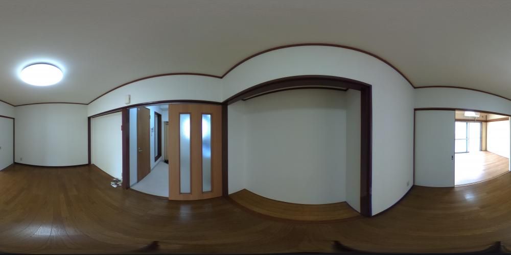 �m��